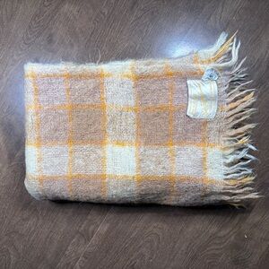 VTG SAKS FIFTH AVE SHAGGY MOHAIR THROW BLANKET 64”x 45” Beige & Orange